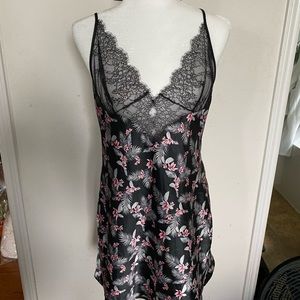 Victoria Secret Lace Plunge Slip - NWOT (Medium)